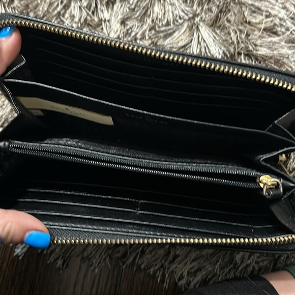 Kate spade wrap around wallet - Picture 3 of 5